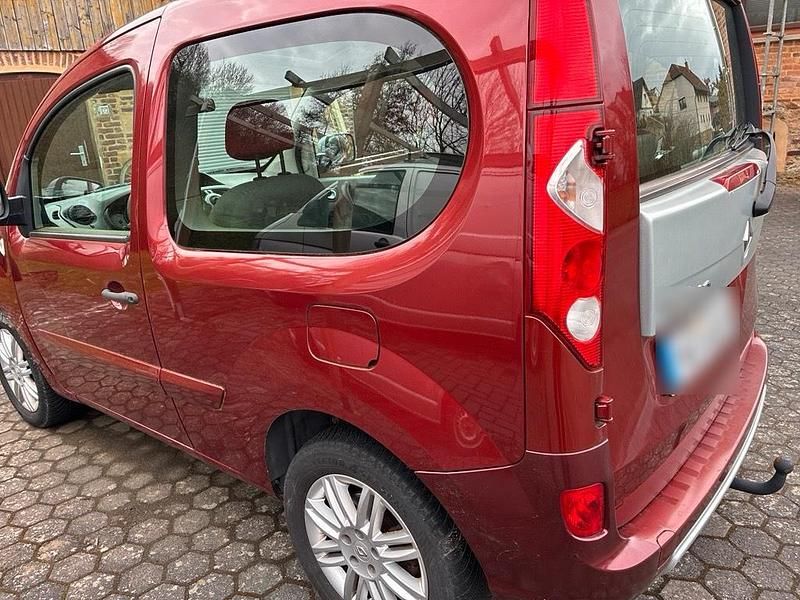Gebraucht Renault Kangoo 102 PS (75 kW) 2009 Rot Limousine