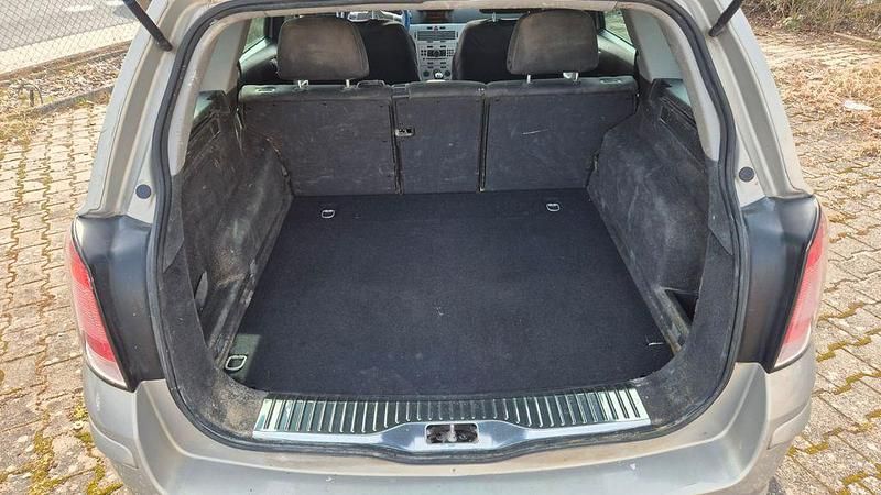 Gebraucht Opel Astra Edition 90 PS (66 kW) 2009 Limousine