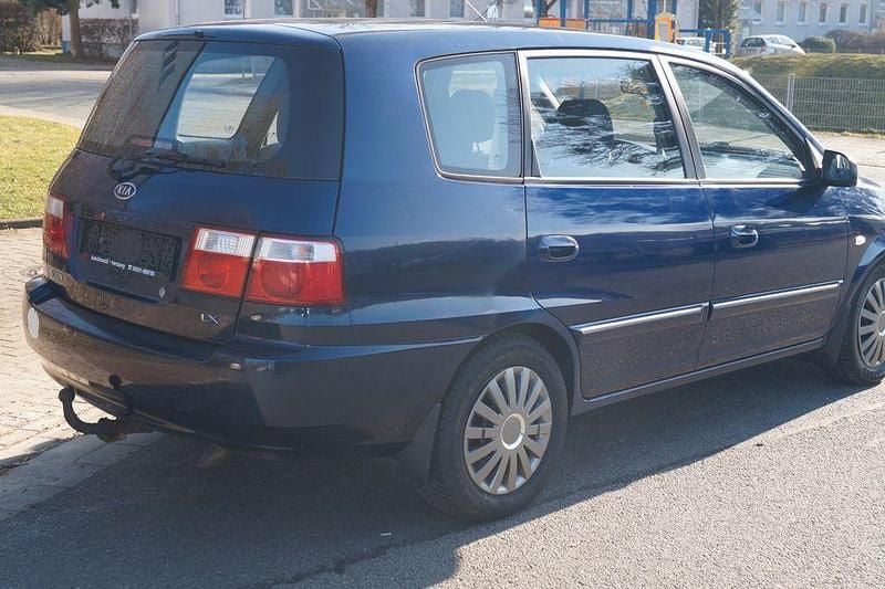 Gebraucht Kia Carens LX 140 PS (102 kW) 2006 Blau Van / Kleinbus