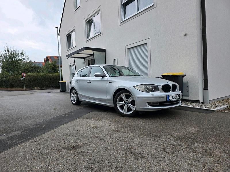 Silber Gebraucht 2007 BMW 118 Kleinwagen | 4.300 € (Teuer) - Bild 1/4