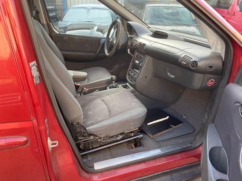 Gebraucht Mercedes Vaneo 91 PS (66 kW) 2005 Rot Van / Kleinbus