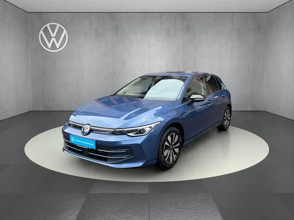 Gebraucht VW Golf VIII Goal 150 PS (110 kW) 2025 Anemonenblau metallic Limousine