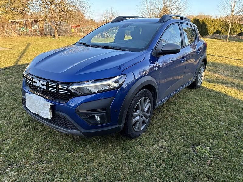 Gebraucht Dacia Sandero Expression 91 PS (66 kW) 2023 Blau Limousine