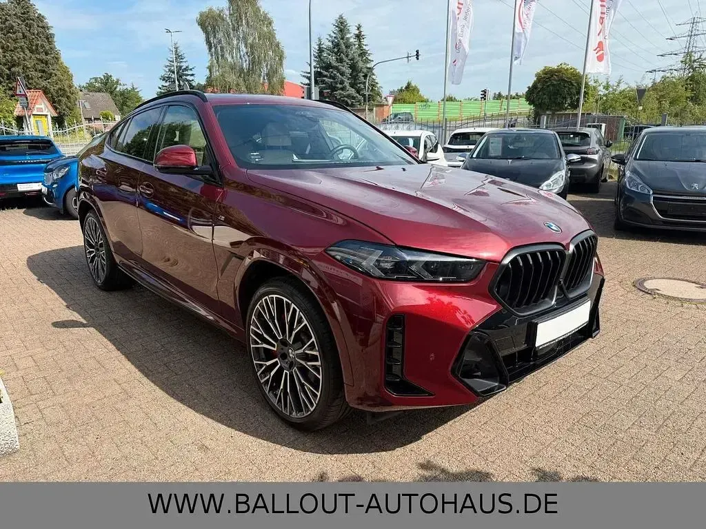 Gebraucht BMW X6 M Sport 352 PS (258 kW) 2024 Rot SUV