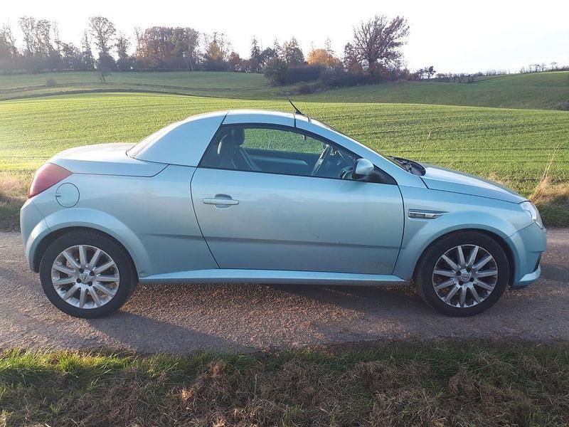 Blau Gebraucht 2009 Opel Tigra Edition Cabrio | 2.500 € (Fairer Preis) - Bild 1/4