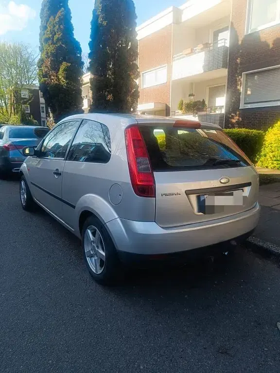 Brugt Ford Fiesta 80 HK (58 kW) 2003 Grå Hatchback