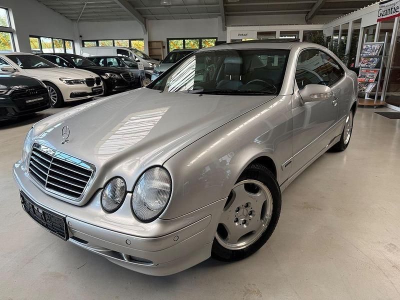 Silber Gebraucht 2001 Mercedes CLK200 Elegance | 8.900 € - Bild 1/4