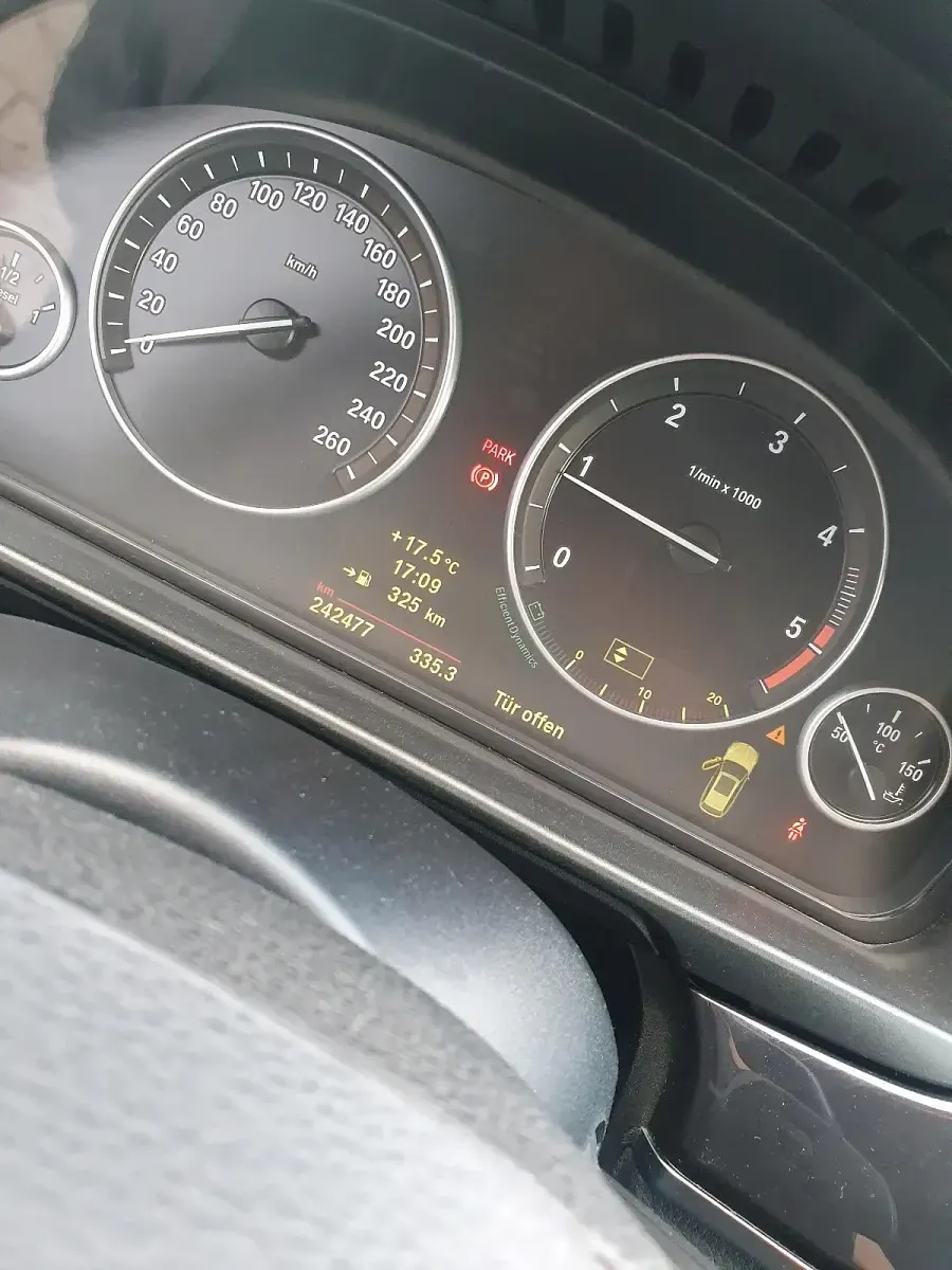 Gebraucht BMW 520 184 PS (135 kW) 2010 Schwarz Kombi
