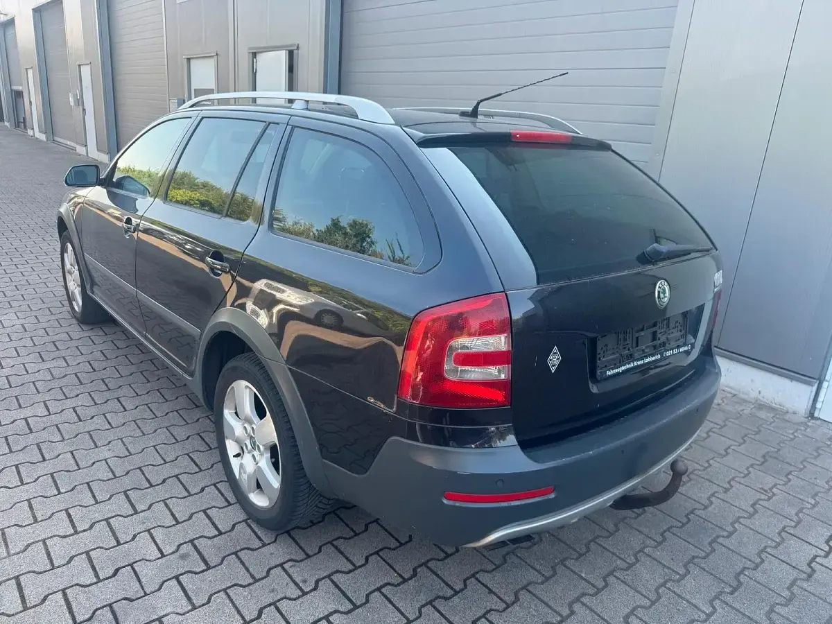 Gebraucht Skoda Octavia Scout 140 PS (102 kW) 2008 Schwarz Kombi