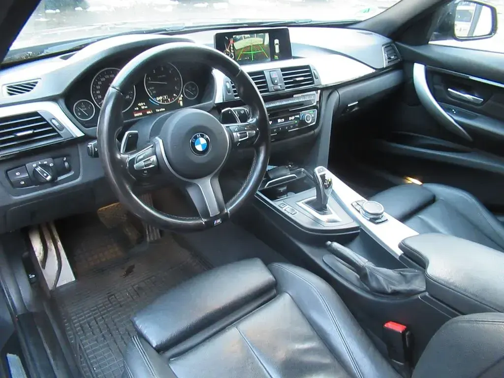 Gebraucht BMW 330 M Sport 258 PS (189 kW) 2015 Grau Kombi