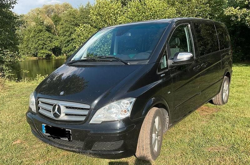 Schwarz Gebraucht 2012 Mercedes Viano Edition Van / Kleinbus | 20.700 € (Fairer Preis) - Bild 1/4