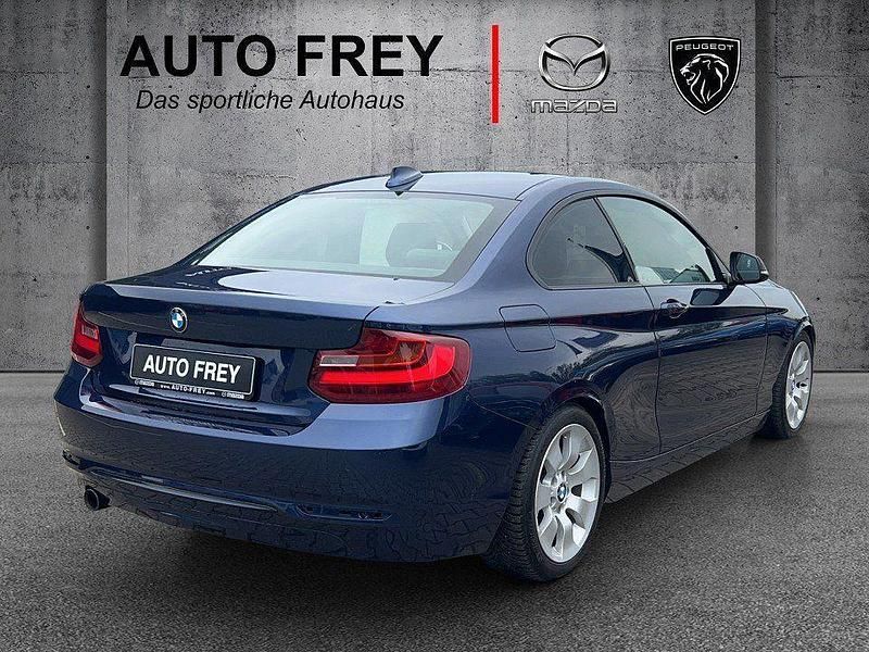 Gebraucht BMW 220 Sport Line 184 PS (135 kW) 2014 Blau Coupé