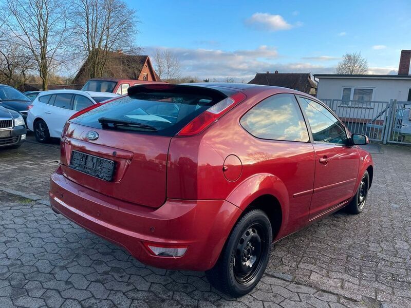 Usata Ford Focus 101 CV (74 kW) 2006 Arancione Berlina