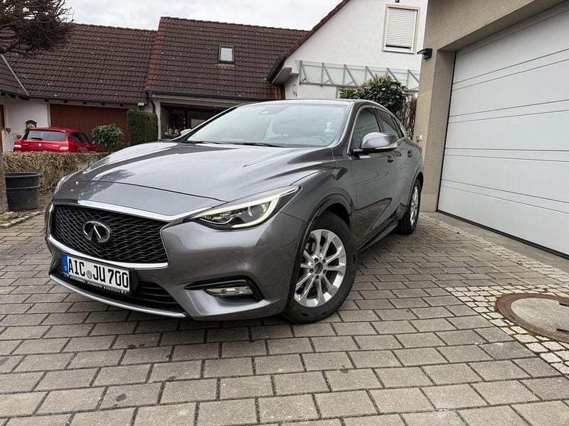 Gebraucht Infiniti Q30 Business 109 PS (80 kW) 2018 Grau Limousine