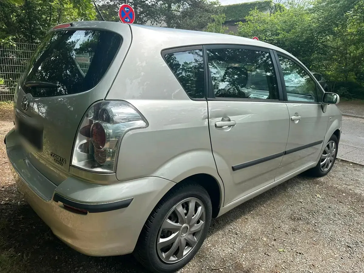 Używany Toyota Corolla 129 KM (94 kW) 2006 Szary Kombi