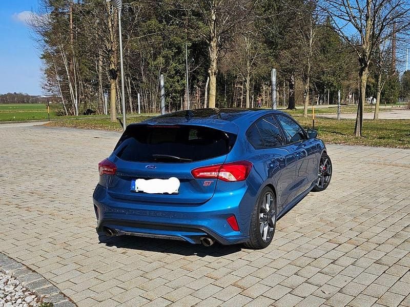 Gebraucht Ford Focus ST 280 PS (205 kW) 2020 Blau Limousine