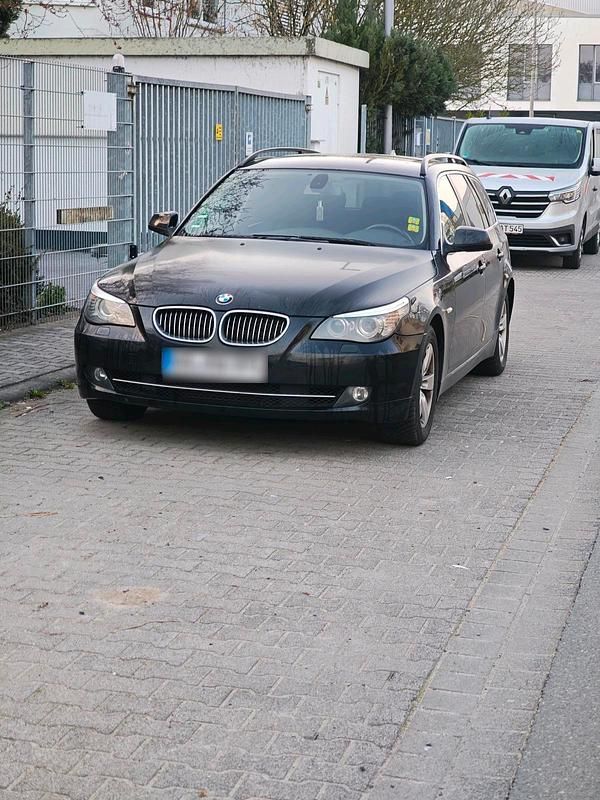 Gebraucht BMW 525 197 PS (144 kW) 2009 Schwarz Kombi