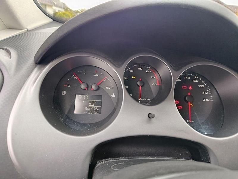 Gebraucht Seat Altea Reference 105 PS (77 kW) 2014 Grau Van / Kleinbus