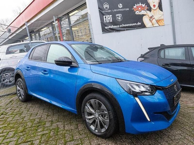 Gebraucht Peugeot e-208 Allure 100 kW (136 PS) 2023 Blau Kleinwagen