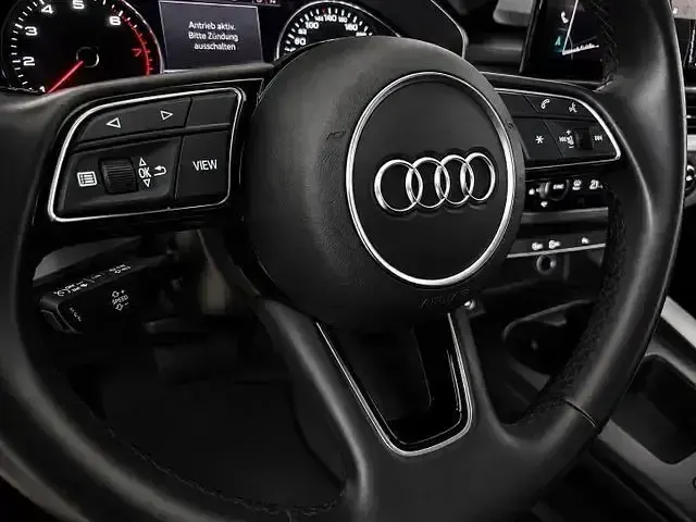 Gebraucht Audi A4 Sport 150 PS (110 kW) 2022 Schwarz Kombi