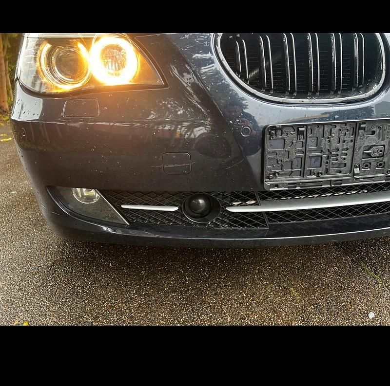 Gebraucht BMW 523 Advantage 190 PS (139 kW) 2008 Blau Limousine