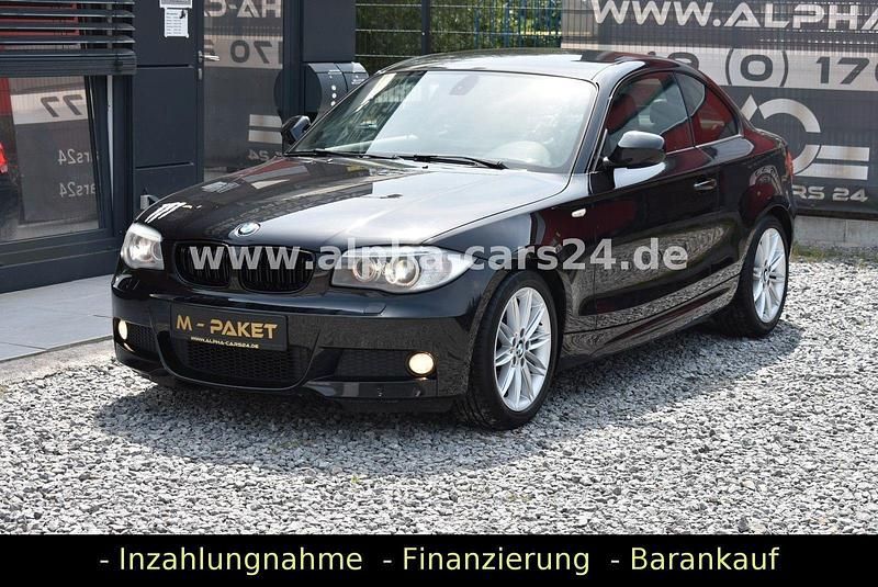 Schwarz Gebraucht 2012 BMW 118 Coupé Shadowline Coupé | 11.990 € (Fairer Preis) - Bild 1/4