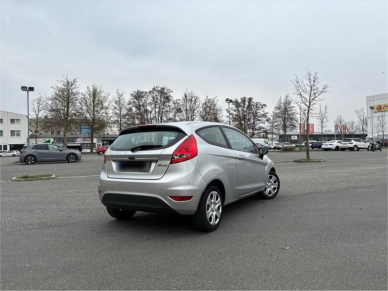Gebraucht Ford Fiesta 60 PS (44 kW) 2008 Silber Kleinwagen