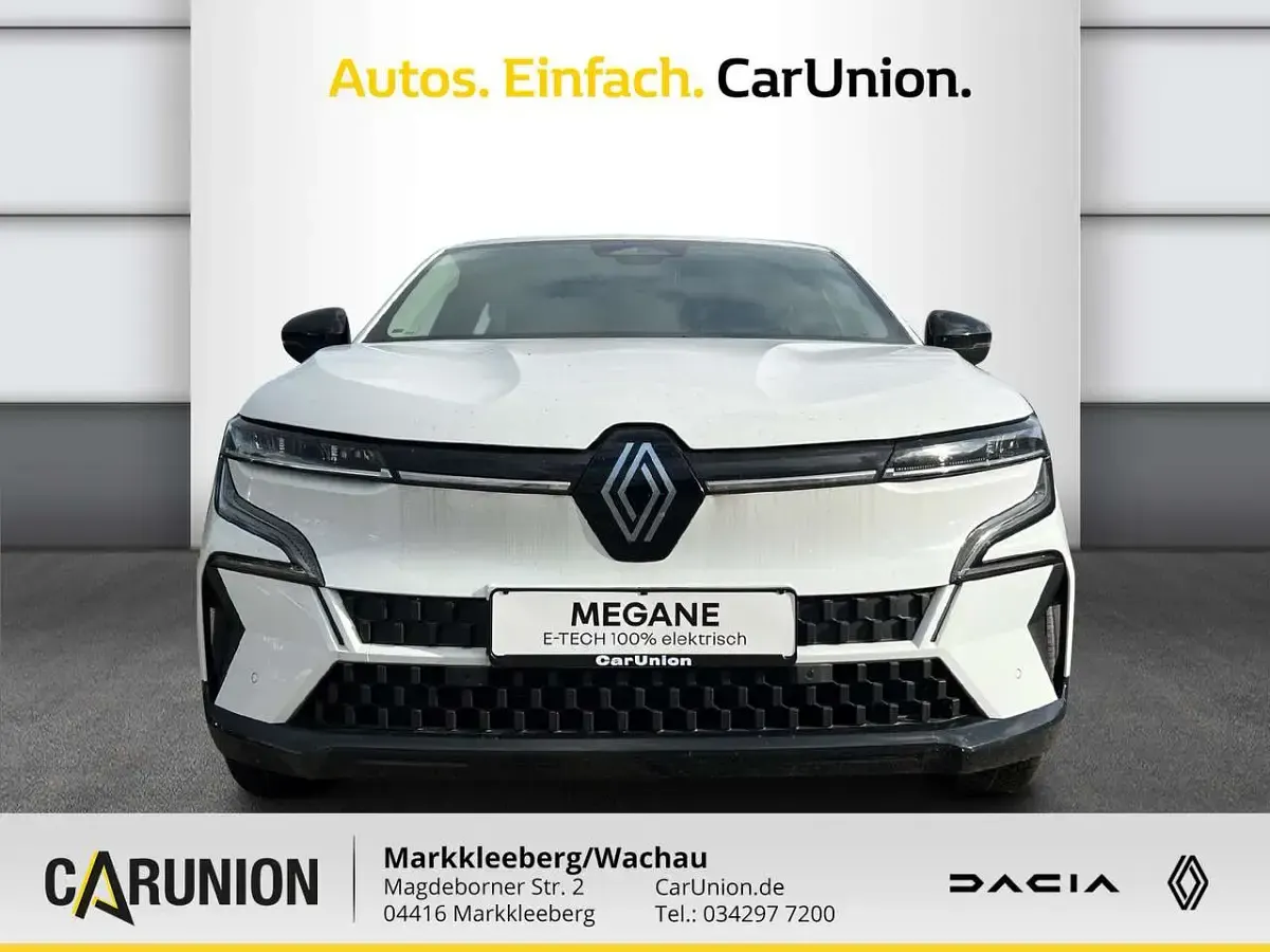 Używany Renault Megane E-Tech 160 kW (218 KM) 2024 Biały Sedan/Limuzyna