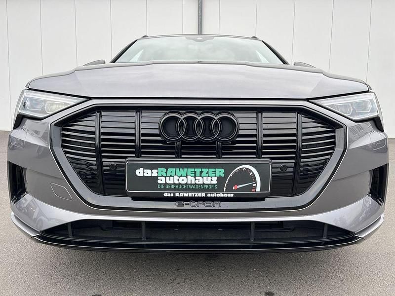 Gebraucht Audi e-tron Advanced Plus 300 kW (408 PS) 2022 Taifungrau SUV