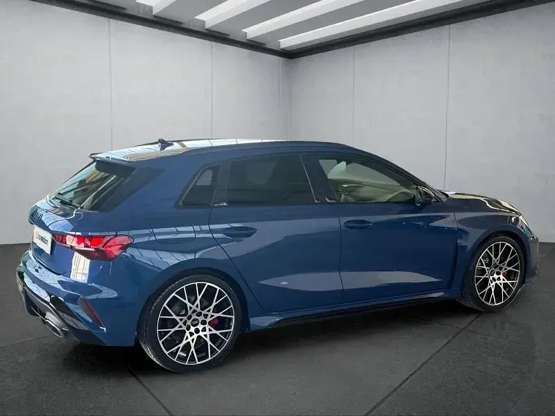 Gebraucht Audi RS3 Sportback 400 PS (294 kW) 2025 Blau Kleinwagen