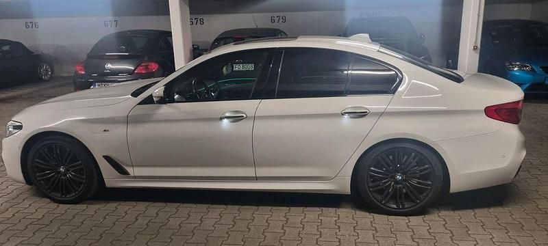 Weiß Gebraucht 2017 BMW 540 Performance Limousine | 34.900 € (Etwas zu teuer) - Bild 1/4
