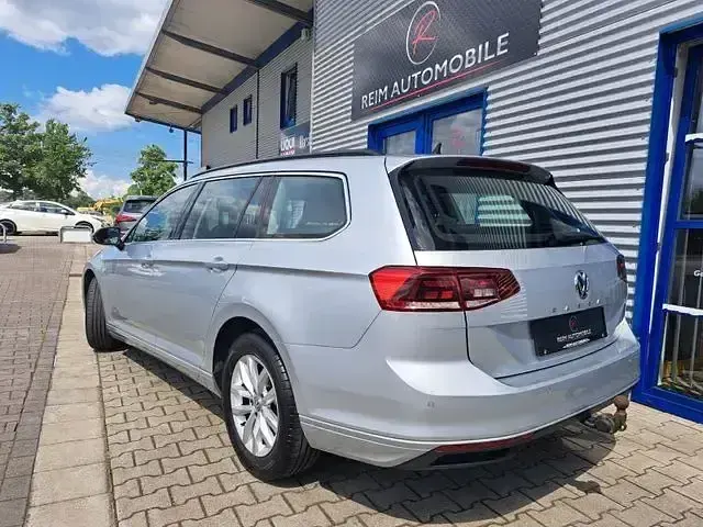 Gebraucht VW Passat Business 200 PS (147 kW) 2020 Reflexsilber metallic Kombi