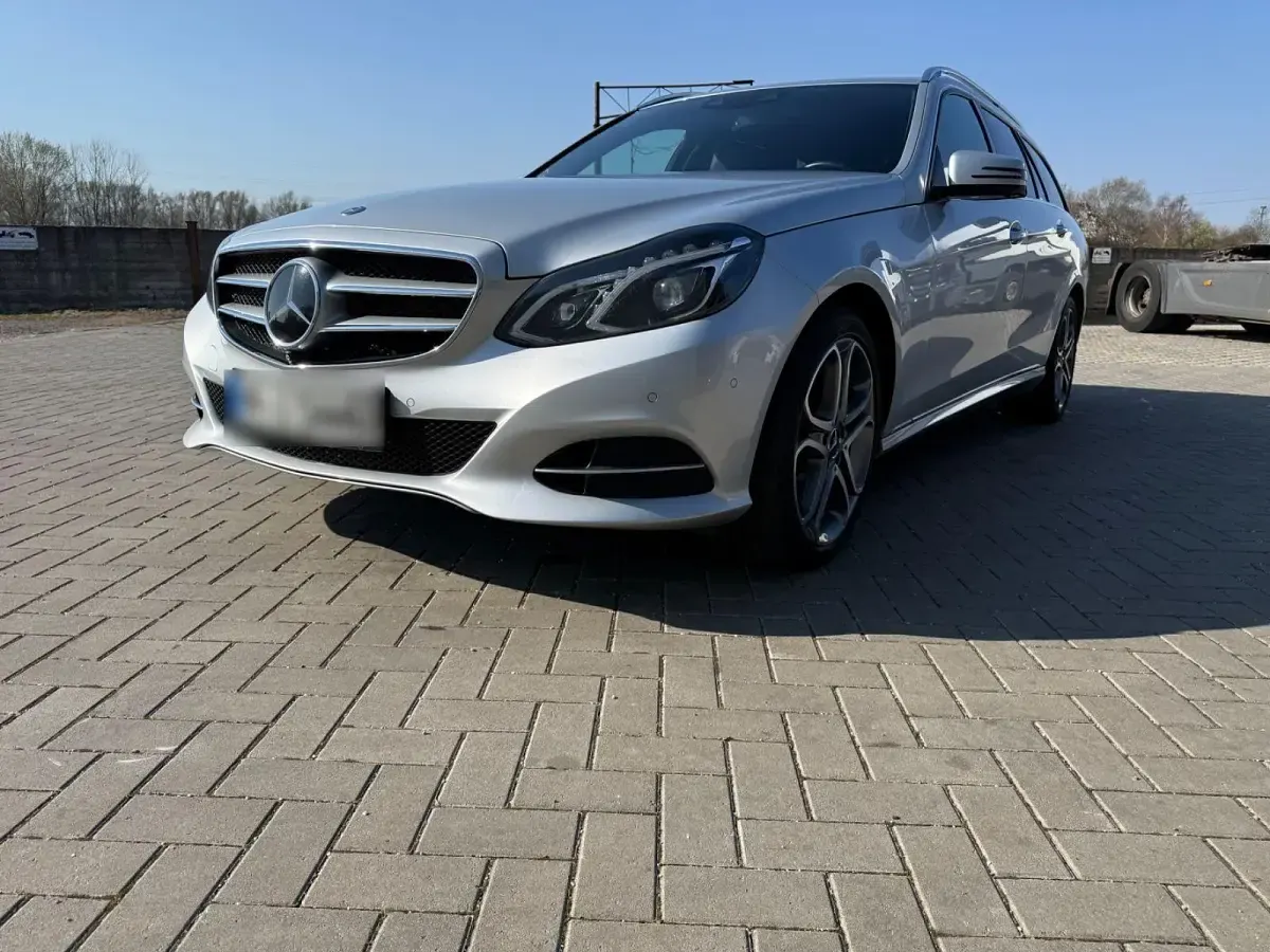 Gebraucht Mercedes E250 Avantgarde 204 PS (150 kW) 2014 Silber Kombi