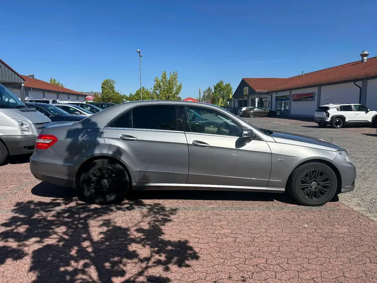Gebraucht Mercedes E300 231 PS (169 kW) 2010 Grau Limousine