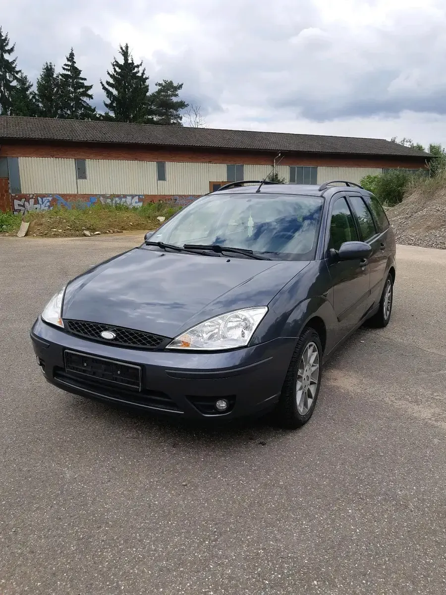 Usata Ford Focus 131 CV (96 kW) 2002 Grigio Station wagon