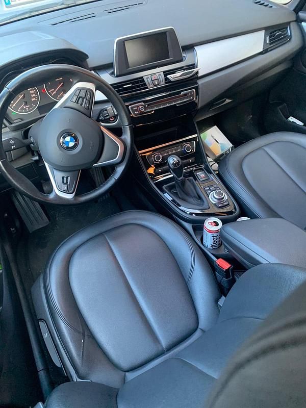 Gebraucht BMW 216 116 PS (85 kW) 2015 Grau Kombi