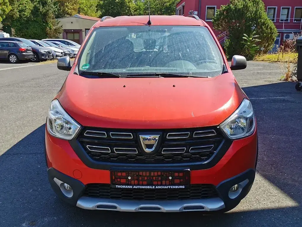 Gebraucht Dacia Lodgy Stepway 116 PS (85 kW) 2019 Weiß Van / Kleinbus