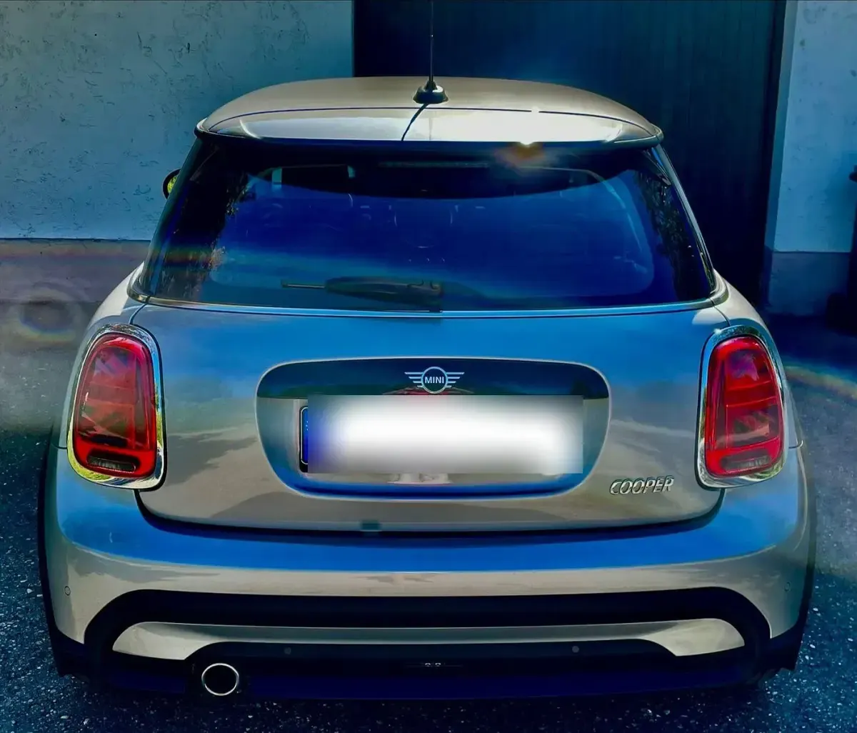 Gebraucht Mini Cooper Classic 136 PS (100 kW) 2023 Silber Kleinwagen