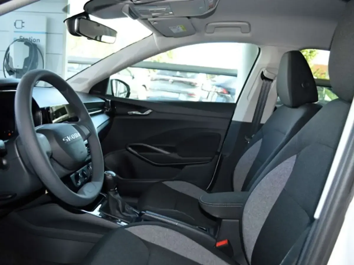 Gebraucht Skoda Fabia Essence 116 PS (85 kW) 2026 Candyweiss Kleinwagen
