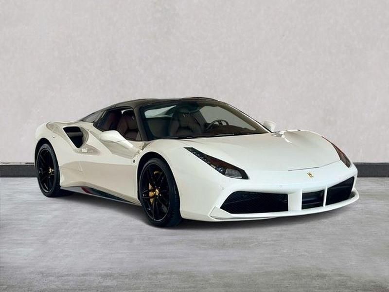 Gebraucht Ferrari 488 669 PS (492 kW) 2017 Weiß Cabrio