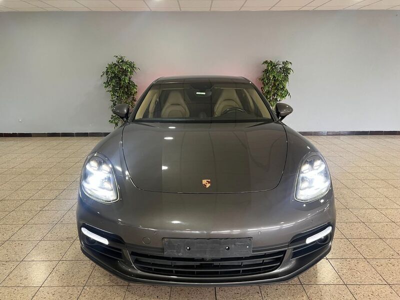 Grau Gebraucht 2017 Porsche Panamera 4 Limousine | 65.900 € - Bild 1/4