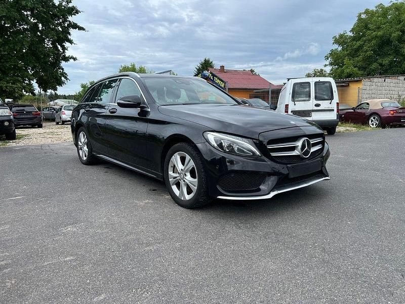 Schwarz Gebraucht 2015 Mercedes C300 AMG line Limousine | 11.900 € (Guter Preis) - Bild 1/4