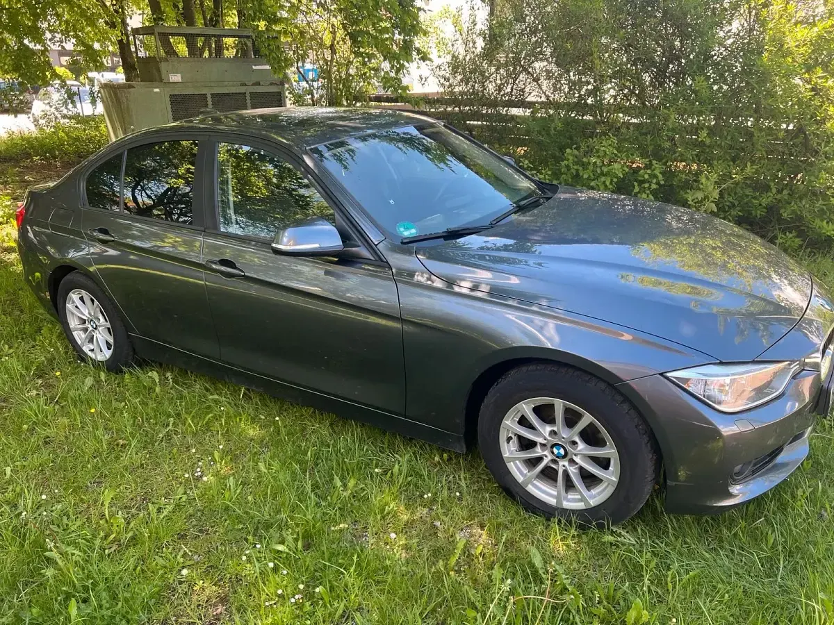 Brugt BMW 320 184 HK (135 kW) 2012 Grå Sedan