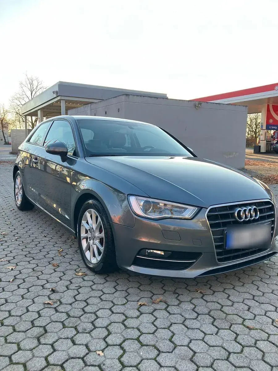Gebraucht Audi A3 Ambiente 150 PS (110 kW) 2013 Grau Kleinwagen