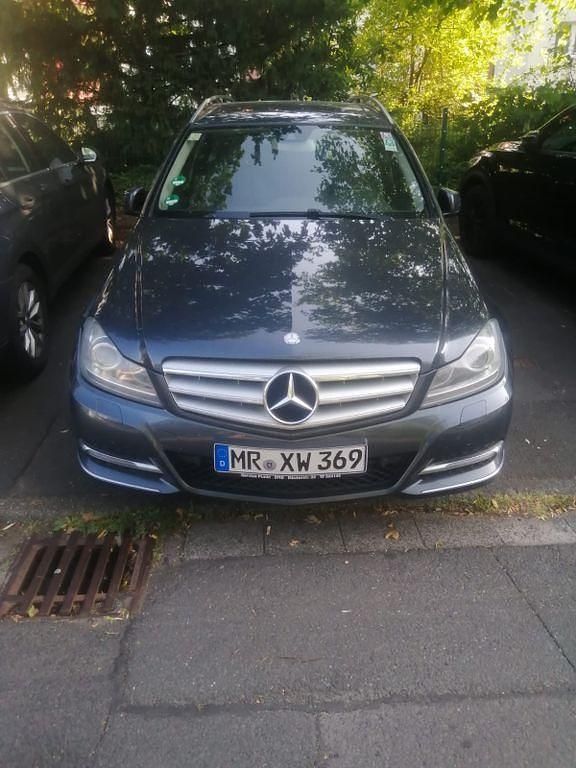 Schwarz Gebraucht 2014 Mercedes 220 Limousine | 4.900 € - Bild 1/4