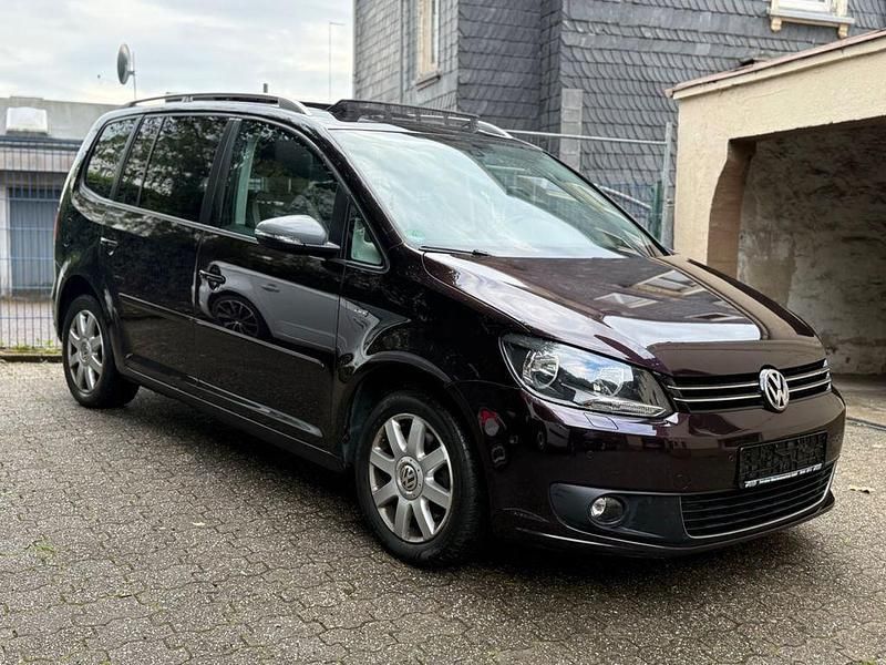 Schwarz Gebraucht 2013 VW Touran Life Van / Kleinbus | 6.700 € (Fairer Preis) - Bild 1/4