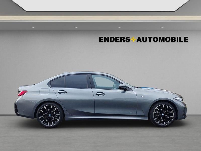 Gebraucht BMW 330 M Sport 258 PS (189 kW) 2025 Skyscraper grau metallic Limousine