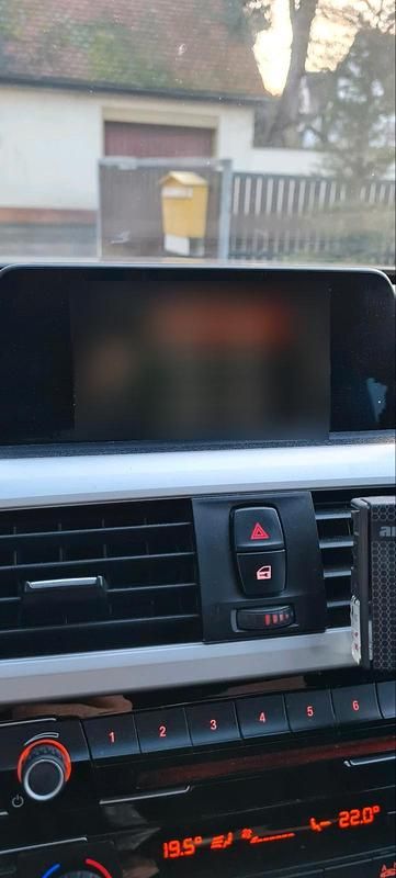 Gebraucht BMW 320 Advantage 190 PS (139 kW) 2016 Blau Limousine