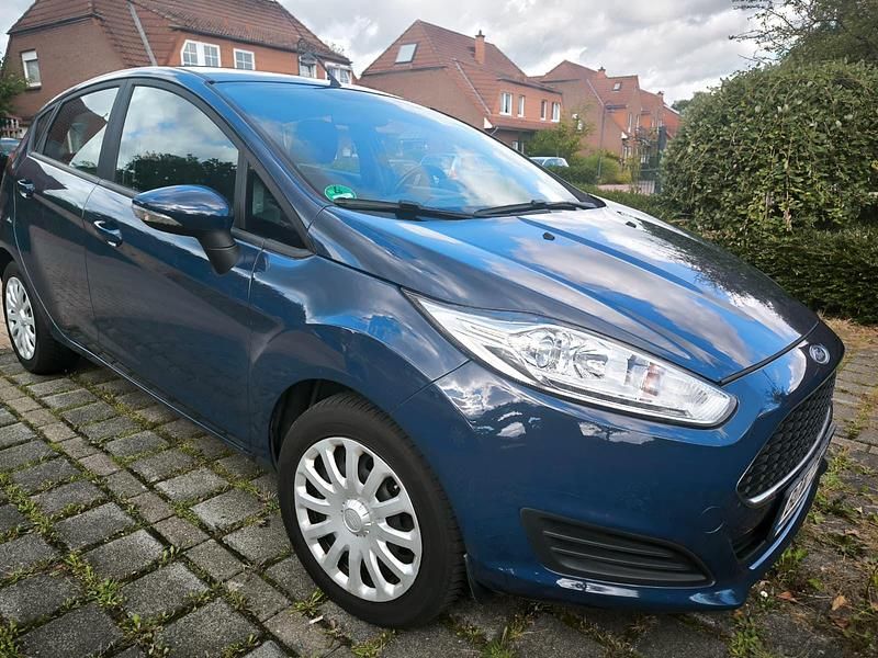 Blau Gebraucht 2017 Ford Fiesta Trend Kleinwagen | 6.800 € (Guter Preis) - Bild 1/4