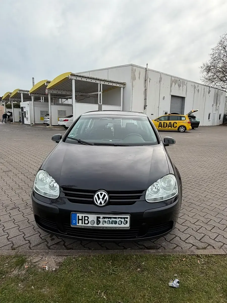 Używany VW Golf V 75 KM (55 kW) 2005 Czarny Hatchback